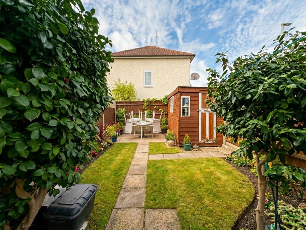 Abbots Road, Edgware, HA8, Edgware